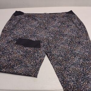 Athleta Jogger women's Black and Gray for Versatile Style size 18